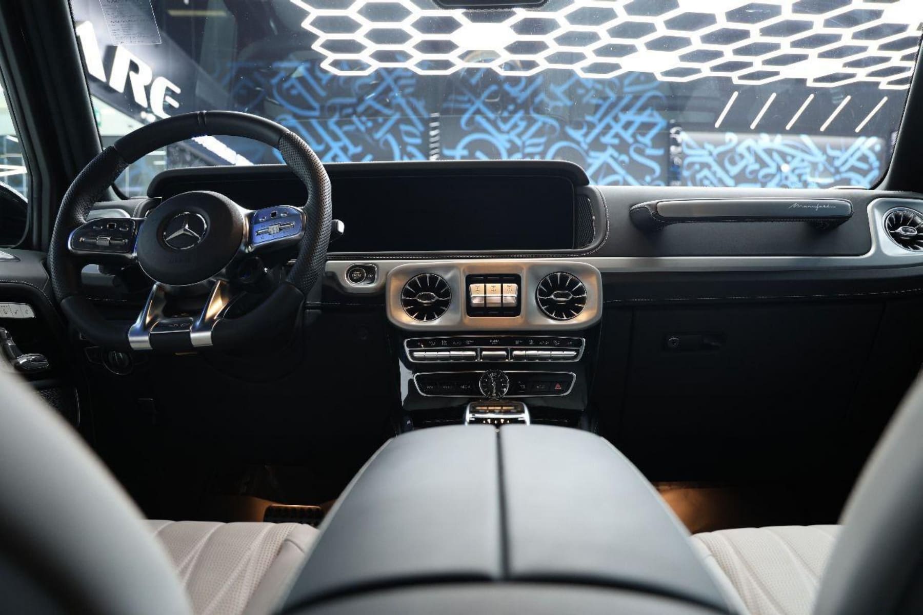 Mercedes-Benz AMG G63 view 3